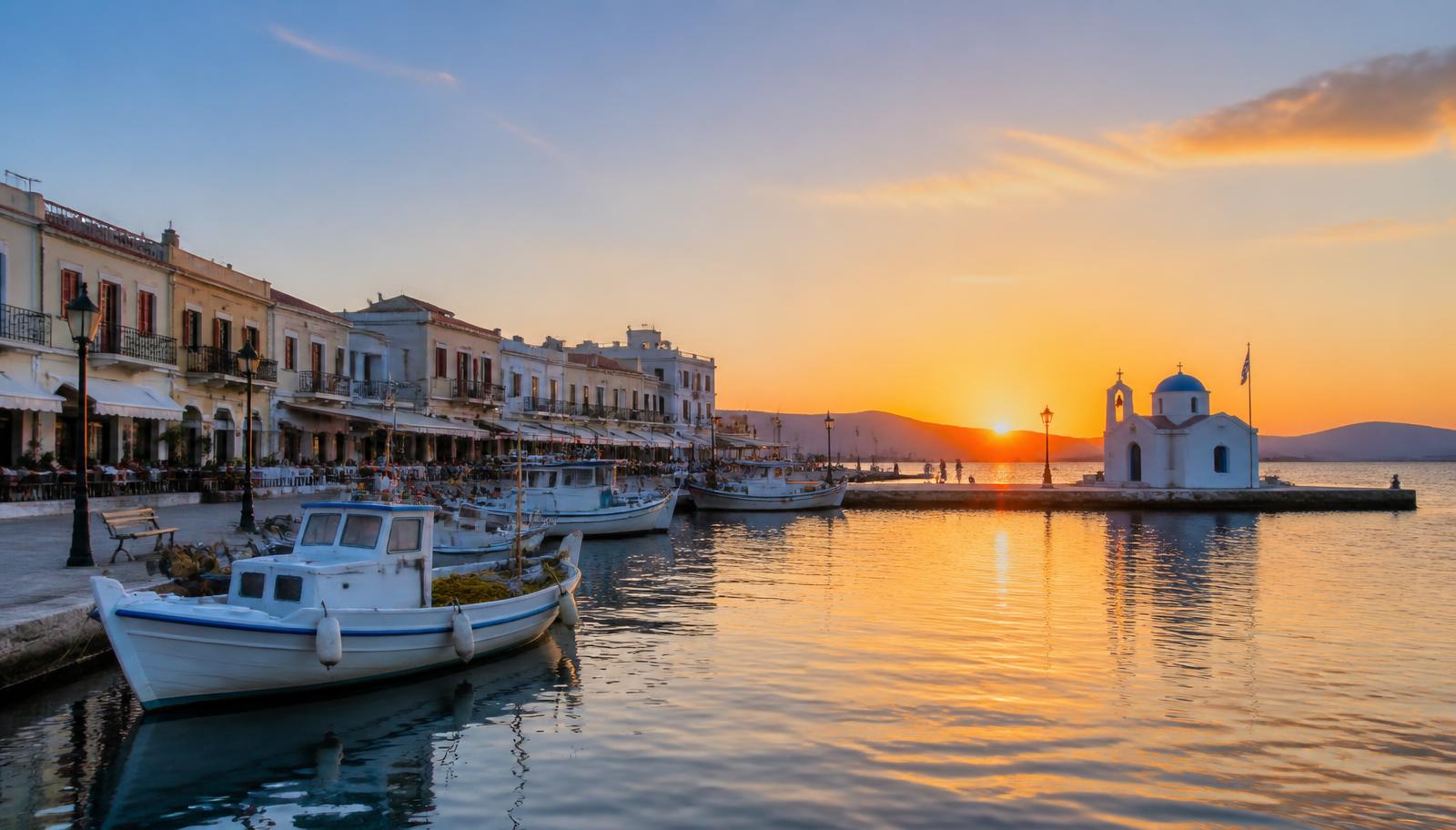Πού να μείνω στην Αίγινα: Χώρα, Αγία Μαρίνα, Πέρδικα και Σουβάλα