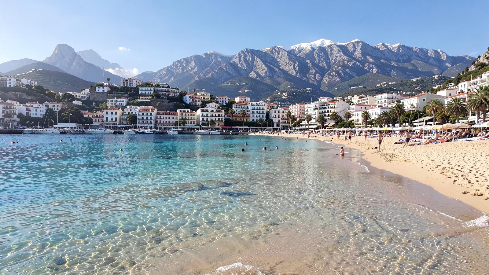 Πού να μείνω στις Καλύβες: Οι καλύτερες περιοχές και 15 καταλύματα